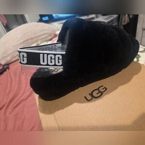 UGG Fluff Yeah Slide - Black Shearling Platform